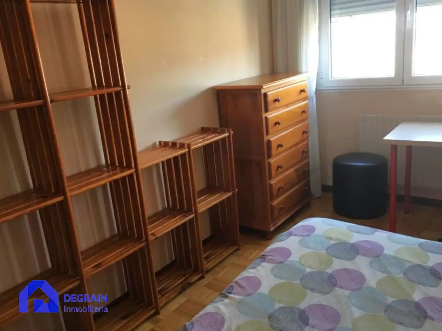 Schlafzimmer von Wohnung zur Miete in Oviedo  mit Möbliert