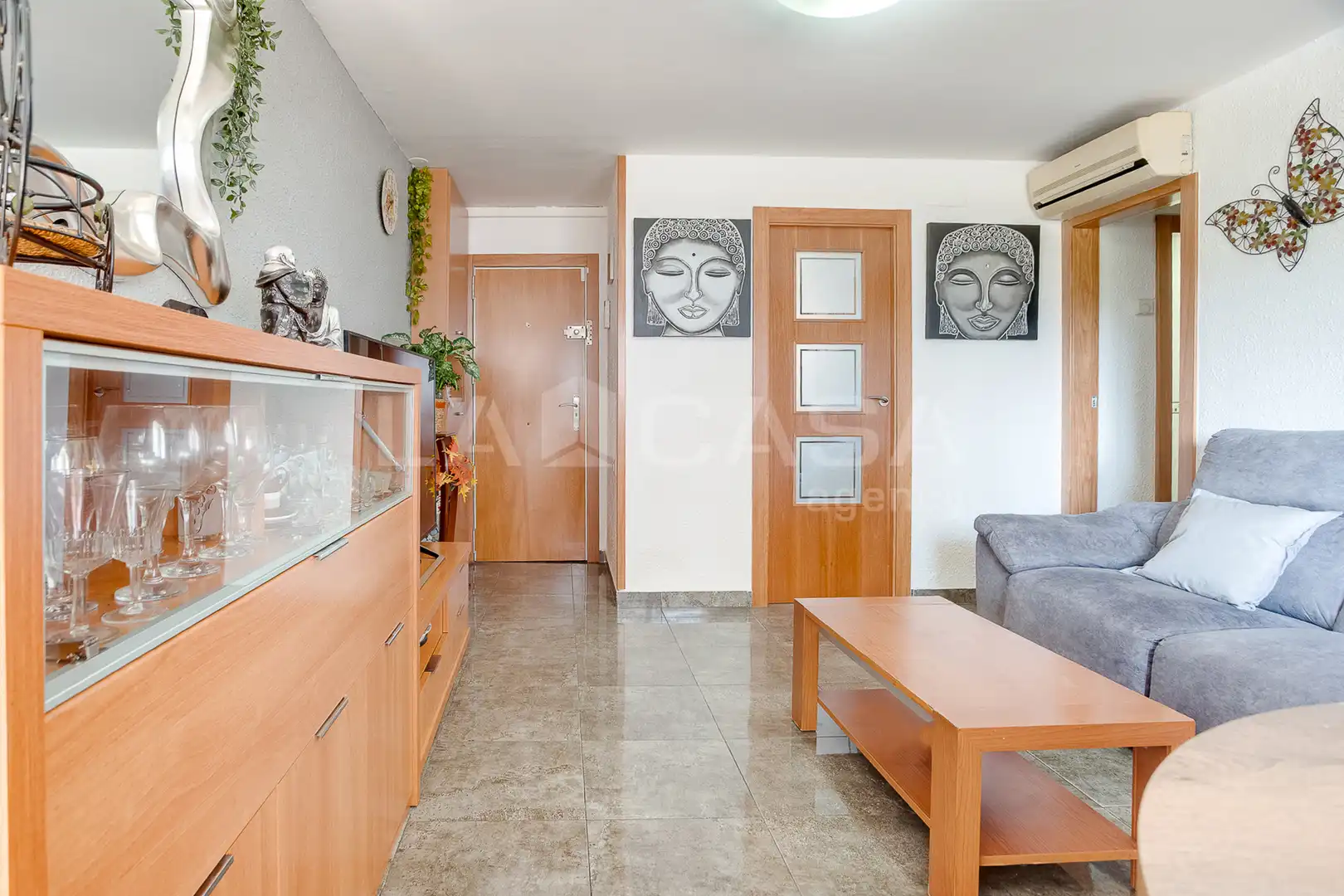 Sala d'estar de Pis en venda en L'Hospitalet de Llobregat amb Calefacció i Balcó