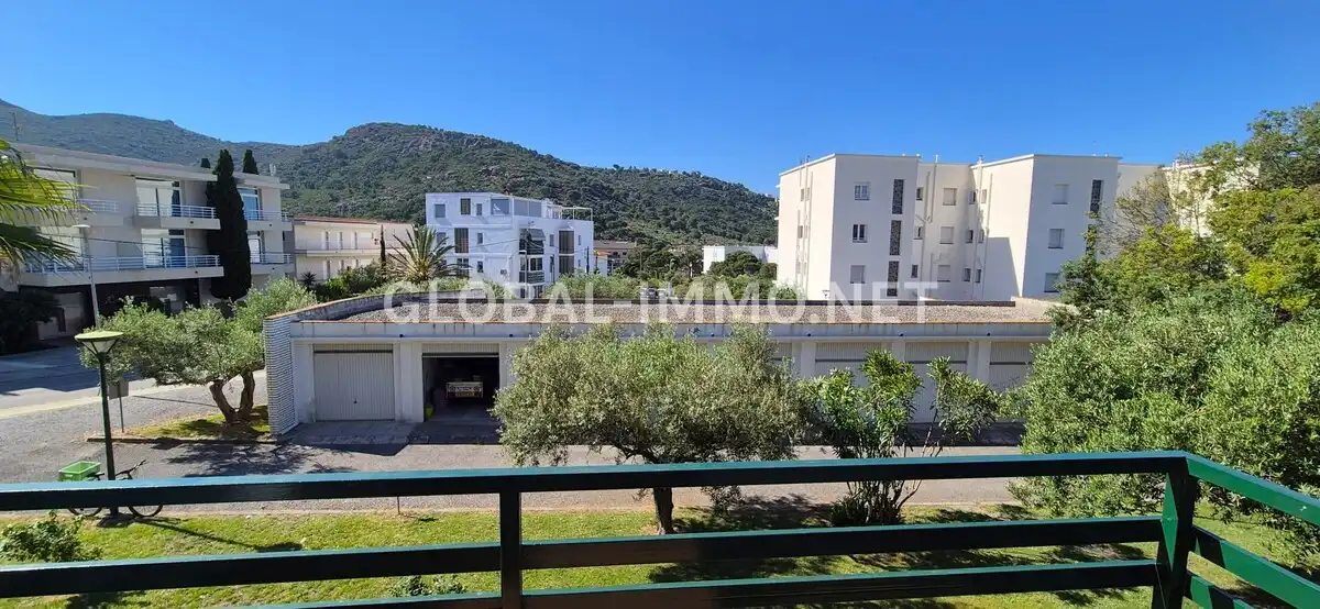 Außenansicht von Wohnung zum Verkauf in Roses mit Terrasse, Schwimmbad und Möbliert