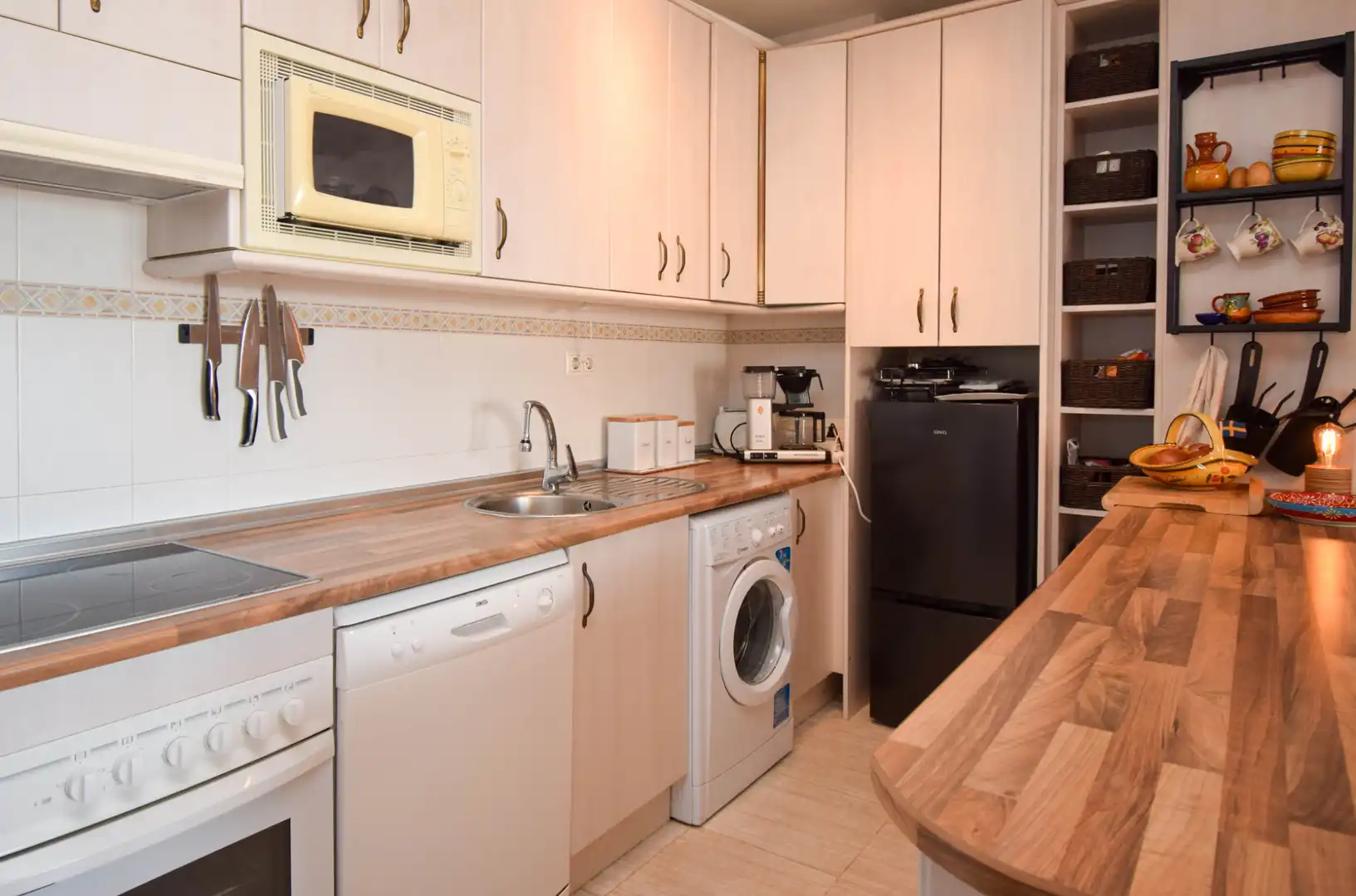Cuina de Apartament en venda en Benalmádena amb Aire condicionat, Terrassa i Moblat