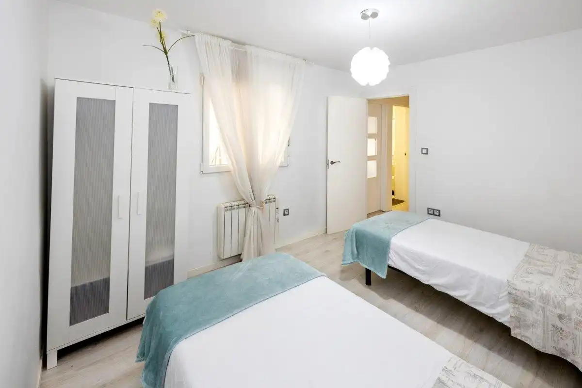 Habitación de Piso de alquiler en Palencia con Aire acondicionado, Amueblado y Se aceptan mascotas