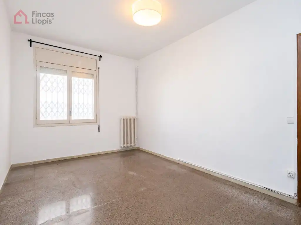 Habitación de Piso en venta en Barcelona con Balcón