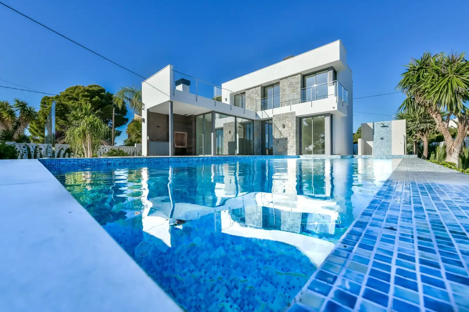 Villa avec piscine à vendre à La Caleta - La Calalga -  Les Bassetes