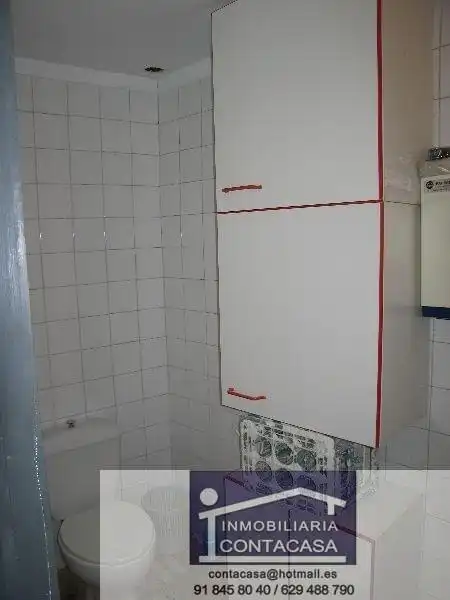 Badezimmer von Fabrikhallen zum Verkauf in Colmenar Viejo