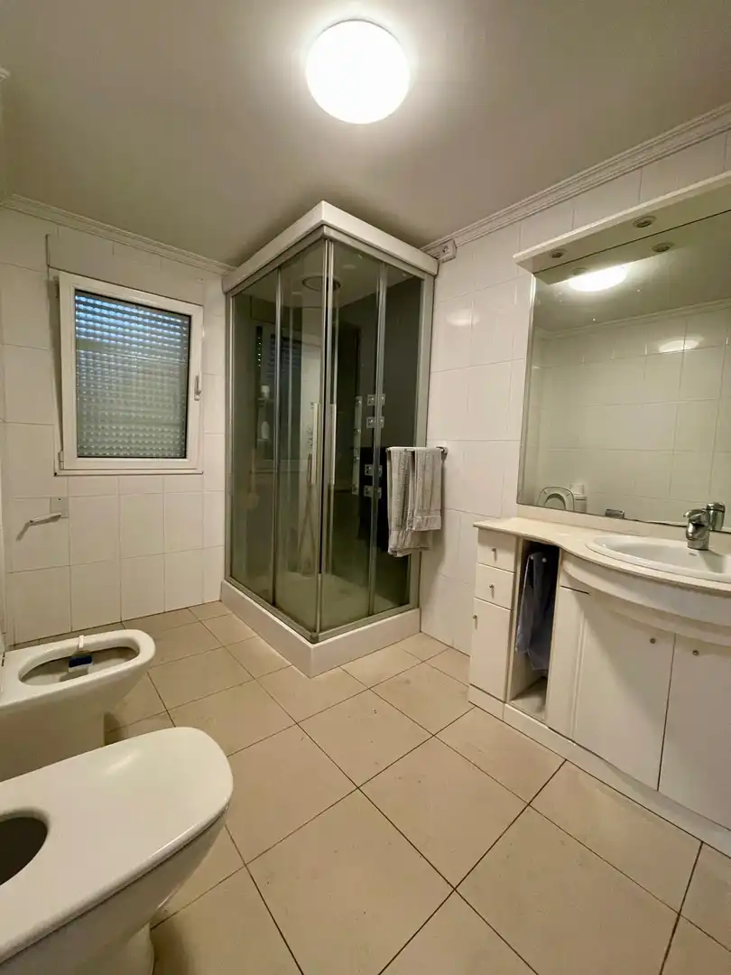 Baño de Casa o chalet en venta en Lugo con Calefacción, Jardín privado y Parquet