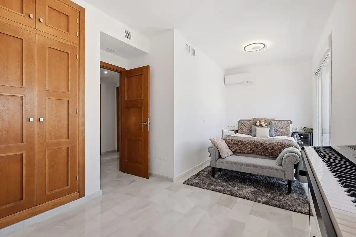 Habitación de Casa o chalet en venta en Estepona con Terraza, Piscina y Balcón