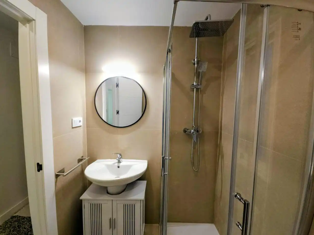 Habitación en Aristoteles, Cerrillo de Maracena - Periodistas