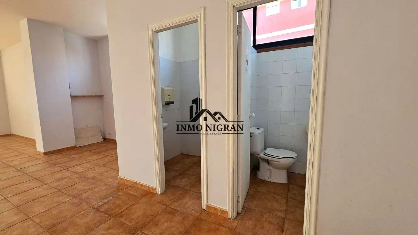 Badezimmer von Geschaftsraum zur Miete in Vigo 