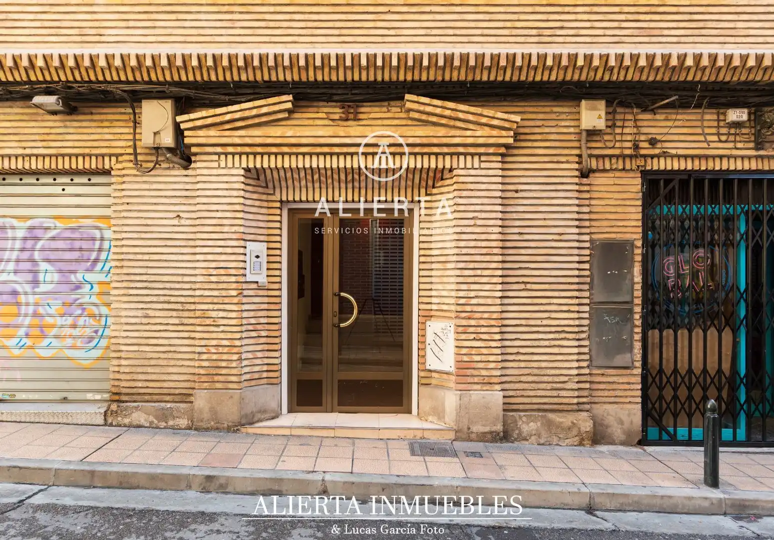Exterior view of Flat for sale in Zaragoza  with Heating