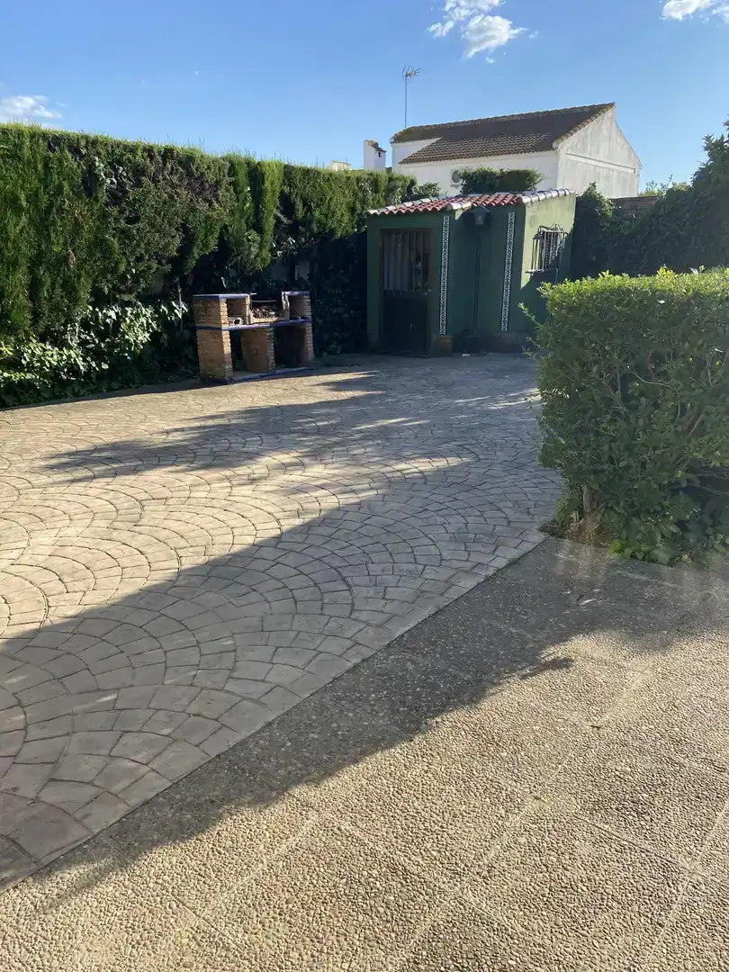 Terrassa de Casa o xalet en venda en Palomares del Río amb Aire condicionat i Piscina
