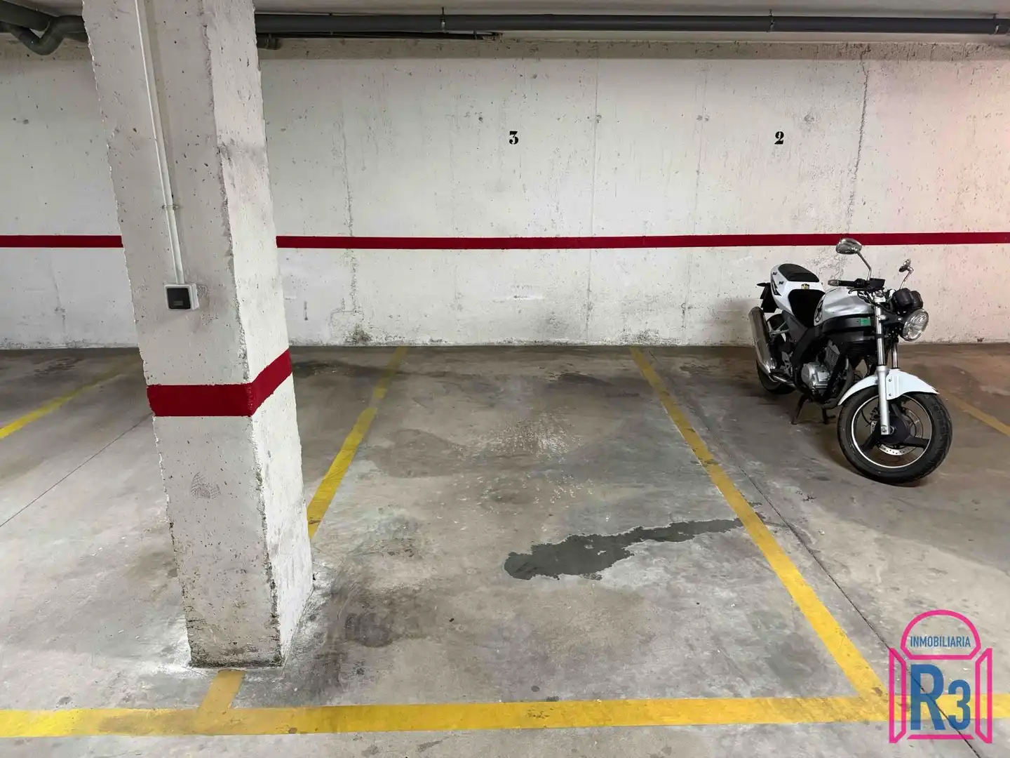 Aparcament de Apartament de lloguer en Villaquilambre amb Calefacció, Traster i Moblat