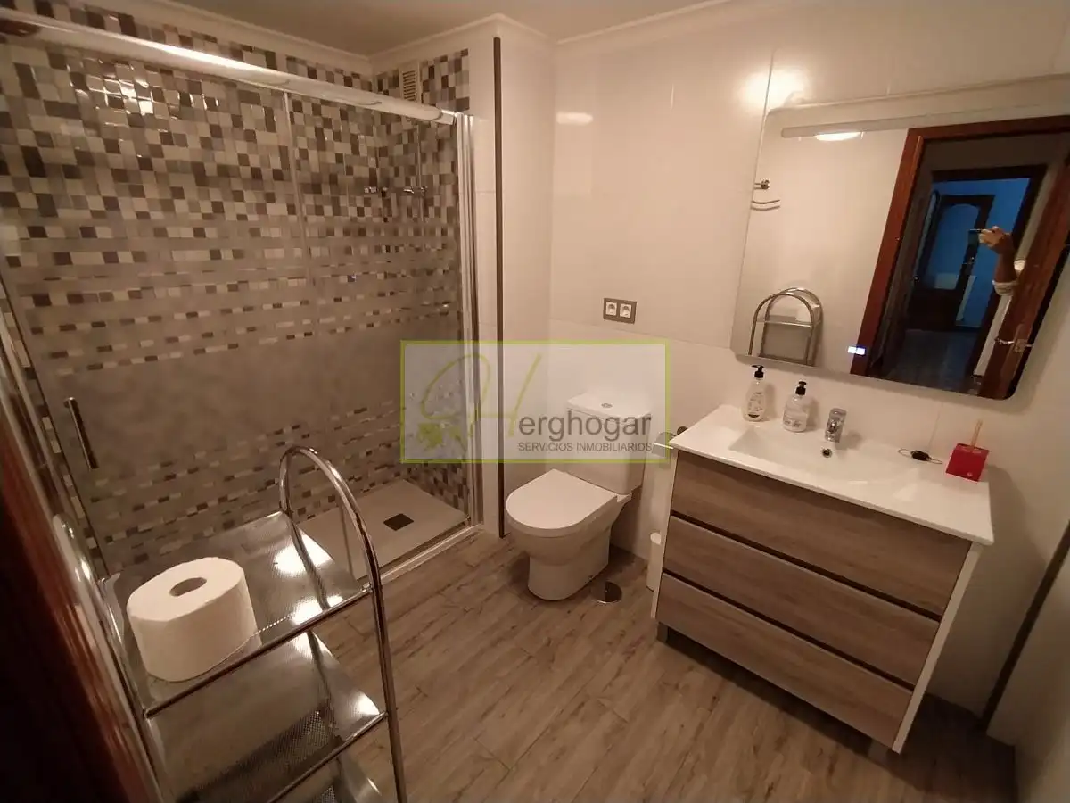 Baño de Piso de alquiler en Toledo con Terraza