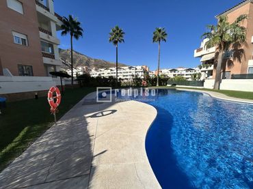 Pis amb piscina en venda a Helios
