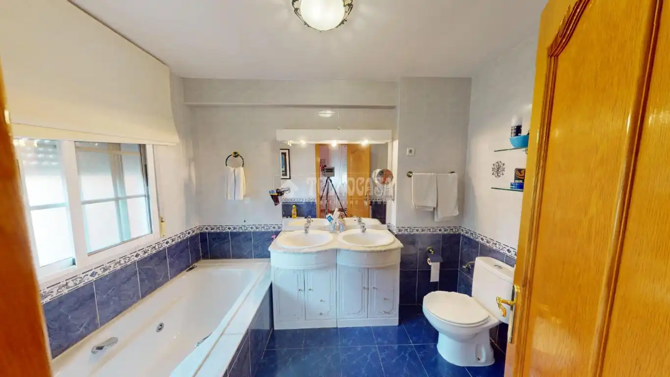 Badezimmer von Wohnung zum Verkauf in El Casar mit Schwimmbad