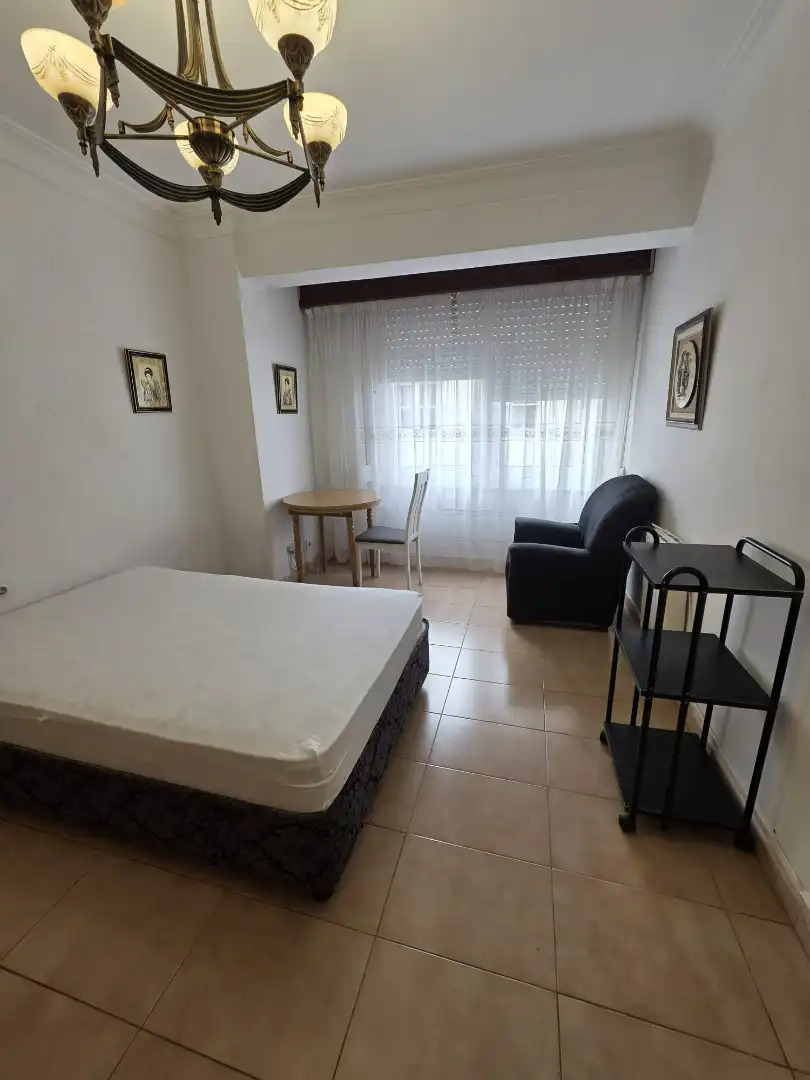 Habitación de Piso de alquiler en Ferrol con Calefacción, Amueblado y Horno