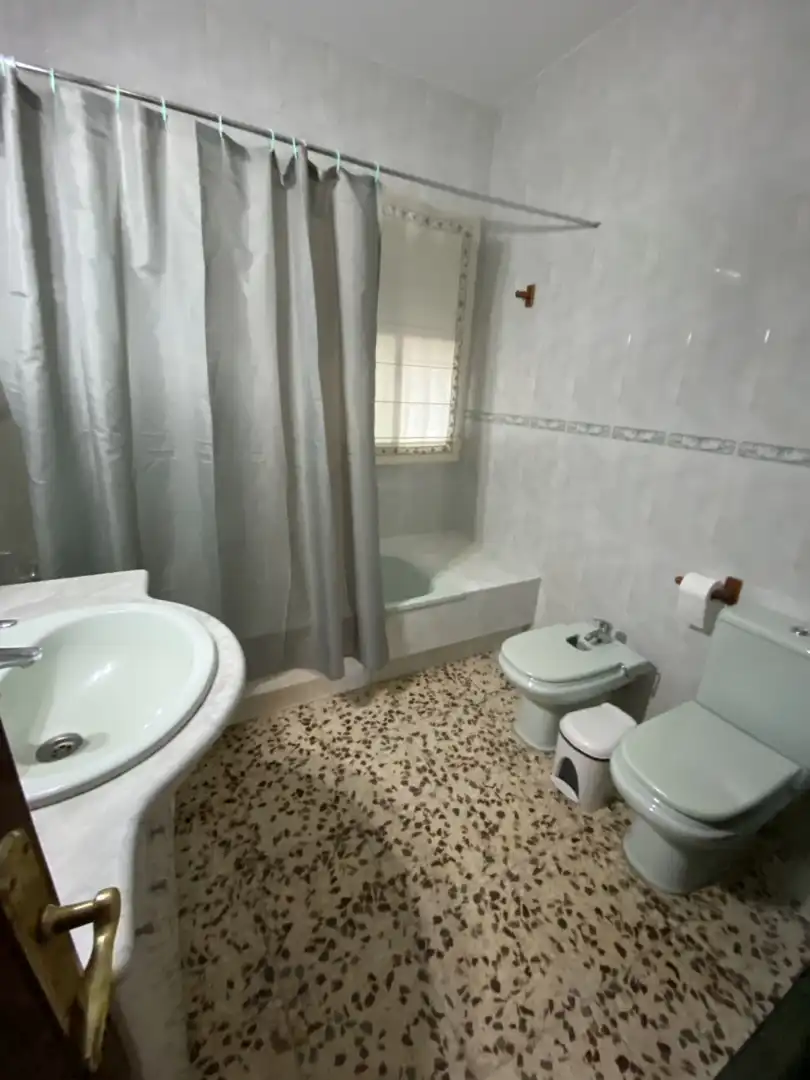 Baño de Casa o chalet en venta en Valverde del Camino con Calefacción, Piscina y Amueblado