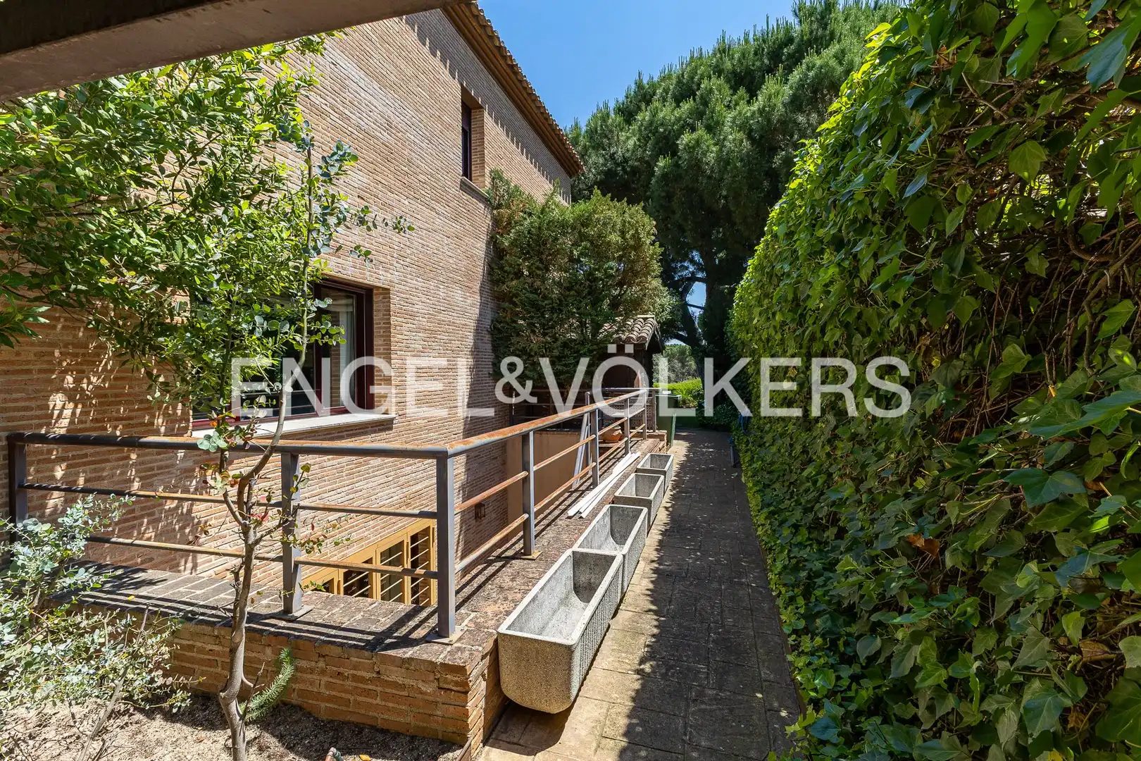 Terrassa de Casa o xalet en venda en Majadahonda amb Calefacció, Jardí privat i Terrassa
