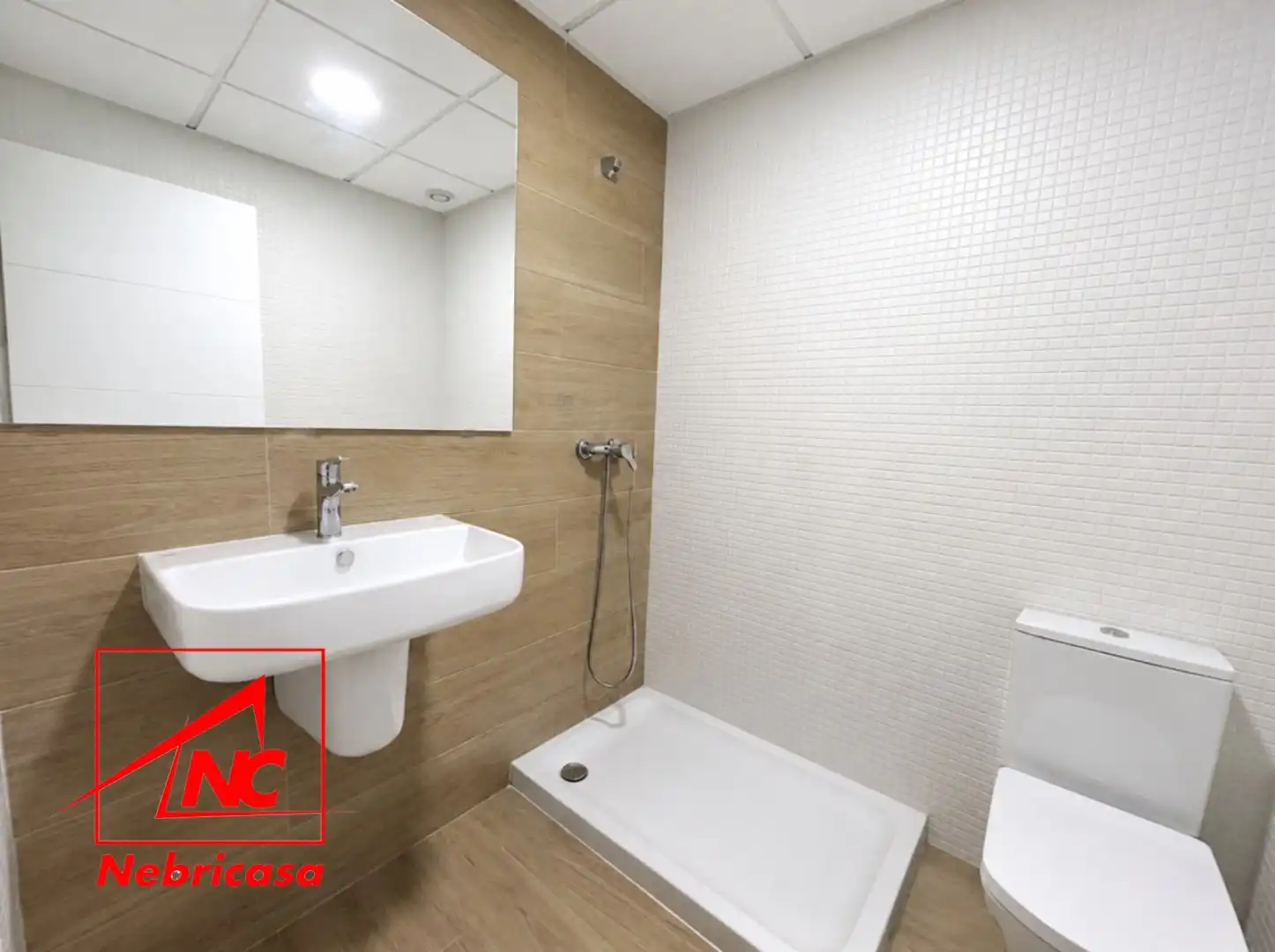 Baño de Piso en venta en Chipiona con Aire acondicionado, Terraza y Trastero