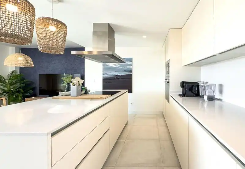 Cocina de Planta baja de alquiler en Estepona con Aire acondicionado, Calefacción y Terraza