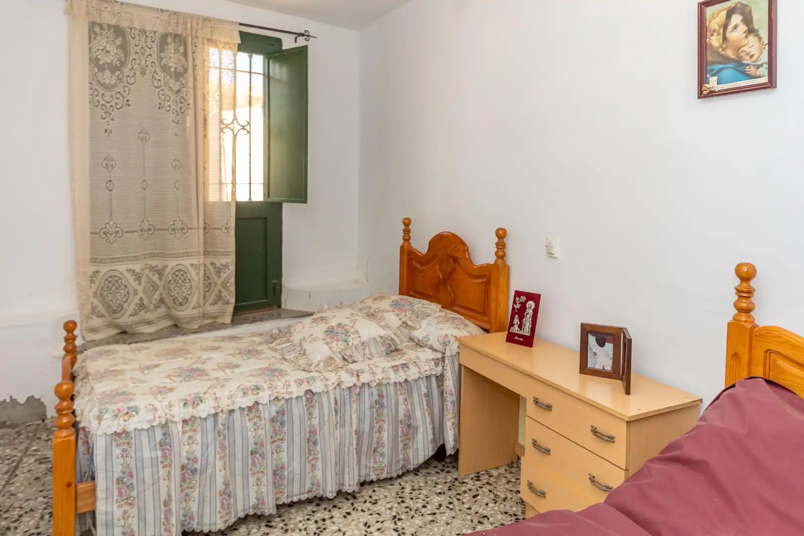 Dormitori de Finca rústica en venda en Guadix amb Calefacció, Jardí privat i Traster