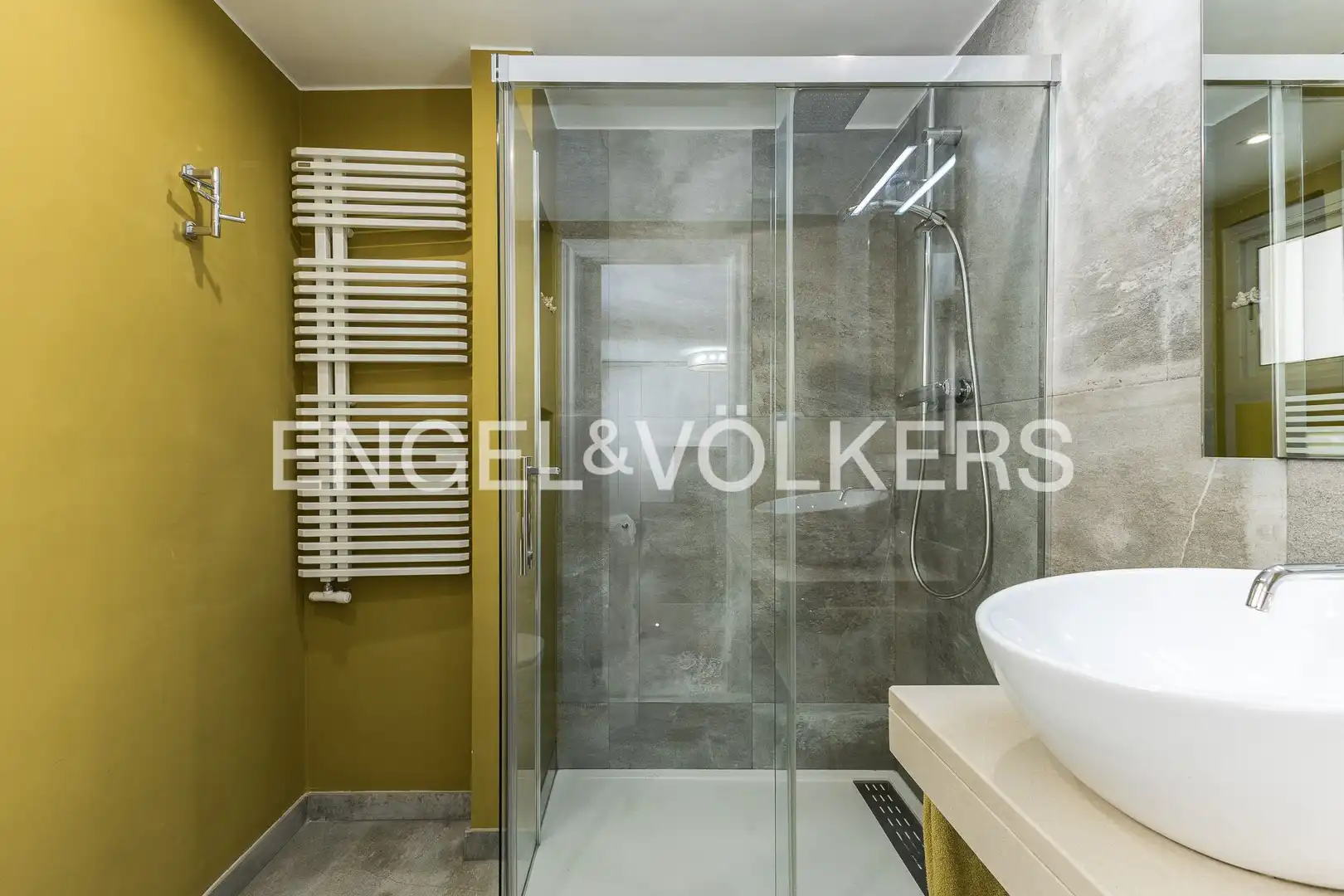Bany de Apartament en venda en Barcelona amb Aire condicionat, Calefacció i Terrassa