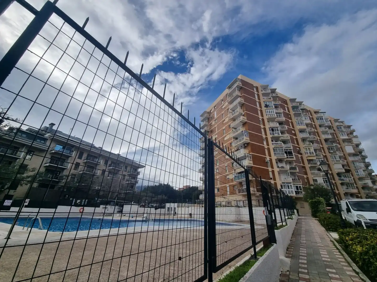 Piscina de Apartamento en venta en Benalmádena con Terraza y Piscina comunitaria