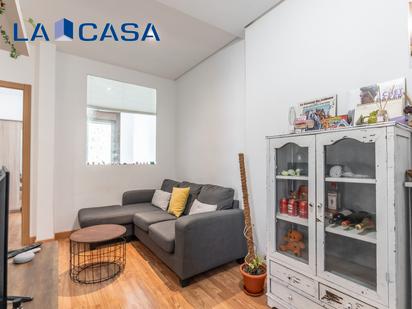 Living room of Flat for sale in  Madrid Capital