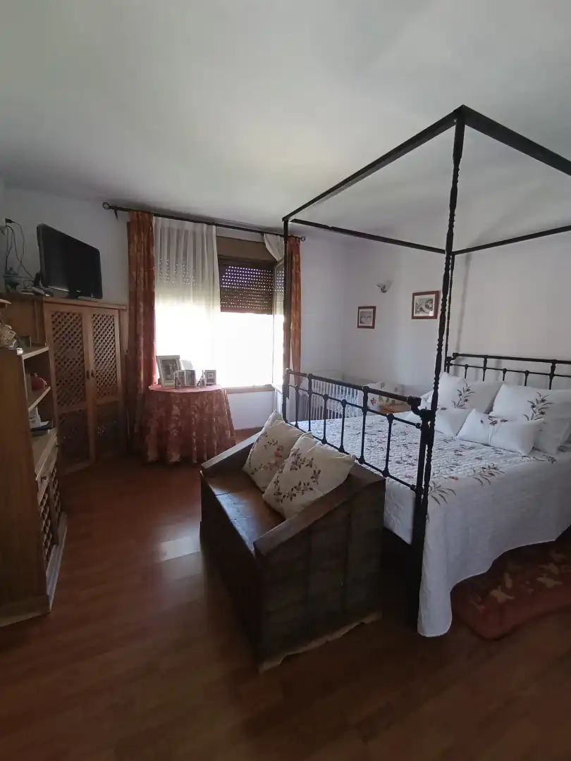 Dormitori de Casa o xalet en venda en Albalate de Zorita amb Aire condicionat, Calefacció i Jardí privat