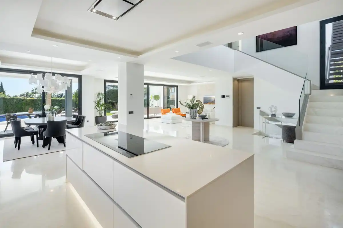 Chalet con piscina en venta en Milla de Oro, imagen 14