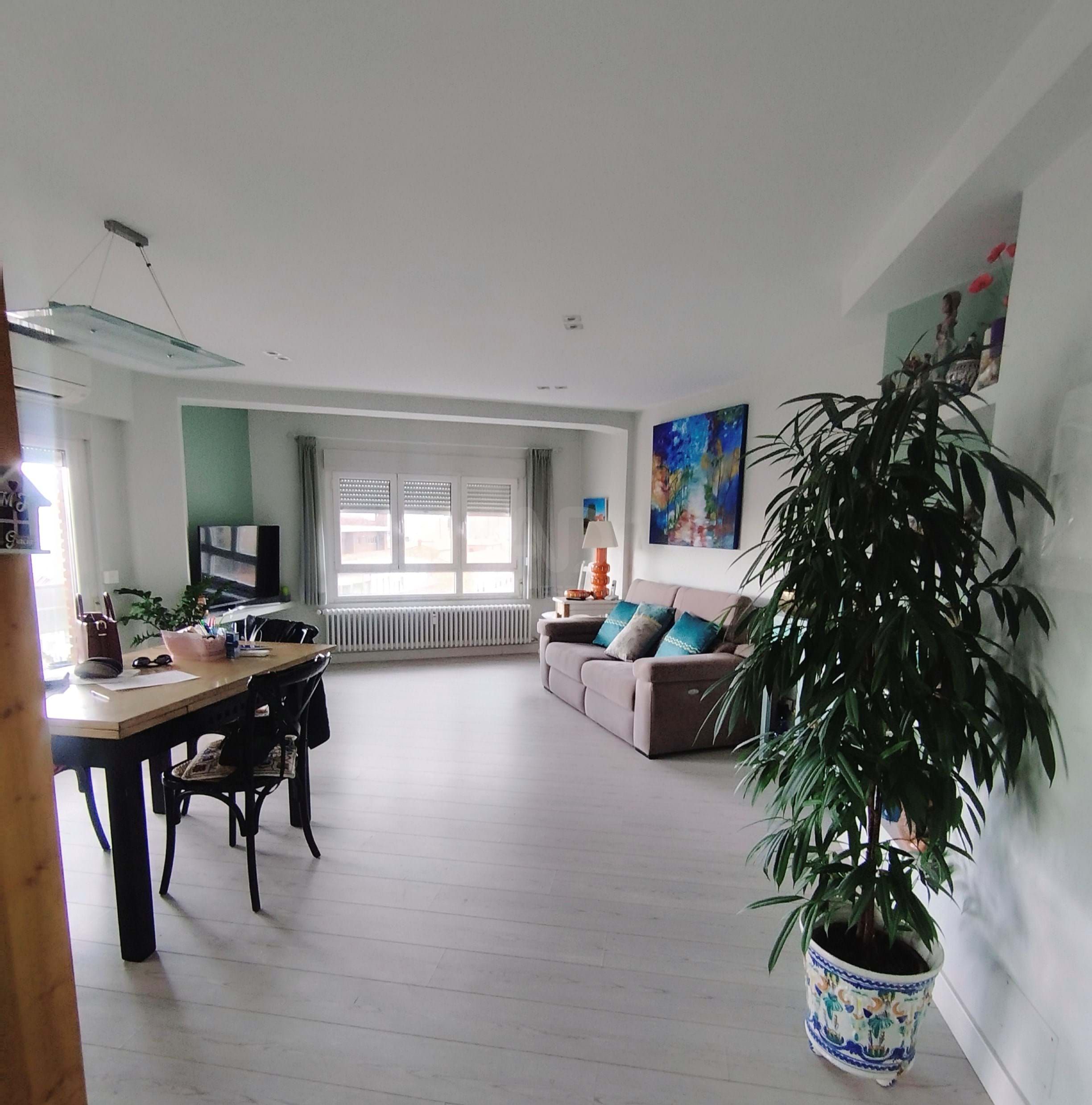 Living room of Flat for sale in León Capital   with Air Conditioner, Heating and Terrace