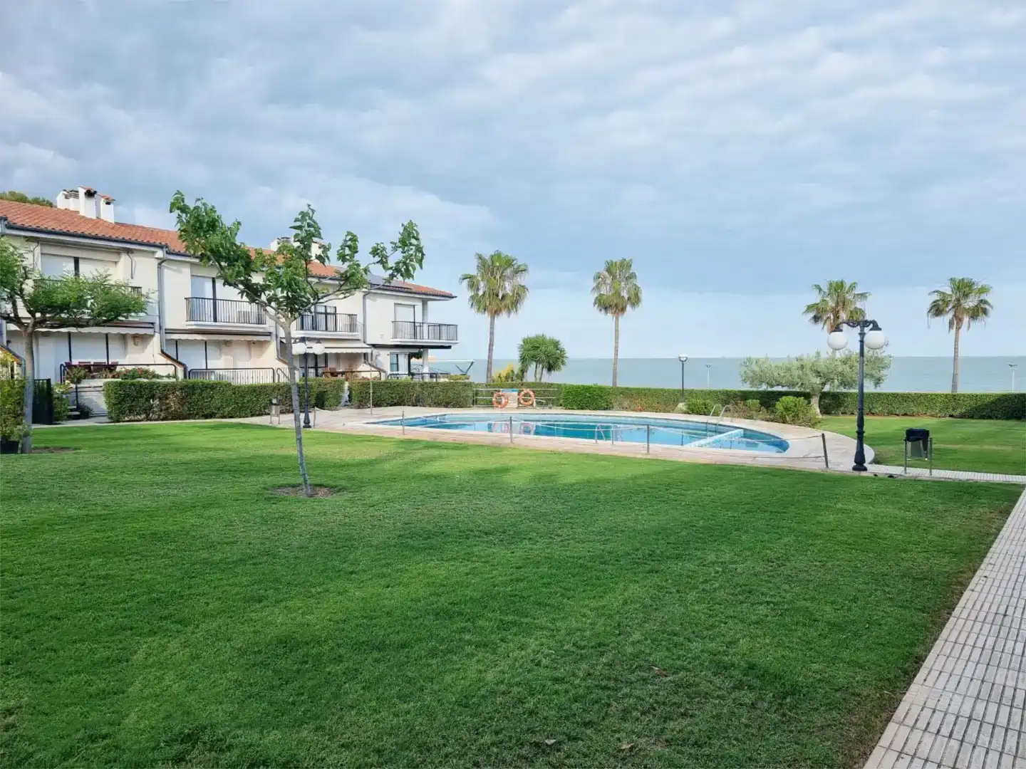 Piscina de Casa o xalet en venda en La Ràpita amb Jardí privat, Parquet i Traster