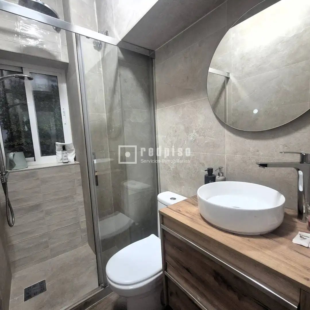 Bany de Apartament en venda en Sevilla amb Aire condicionat, Moblat i Alarma