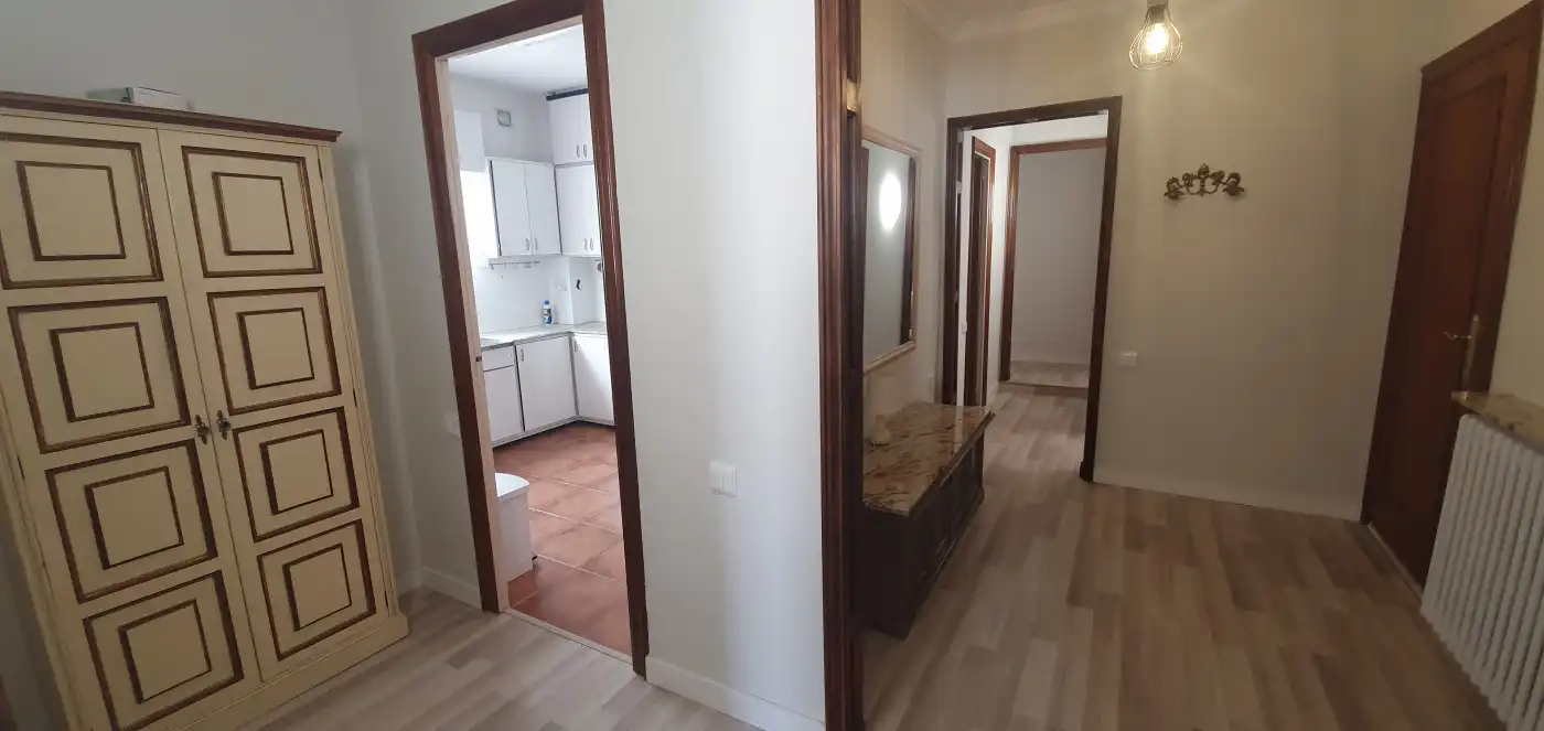 Wohnung zur Miete in Mollerussa mit Klimaanlage, Terrasse und Möbliert