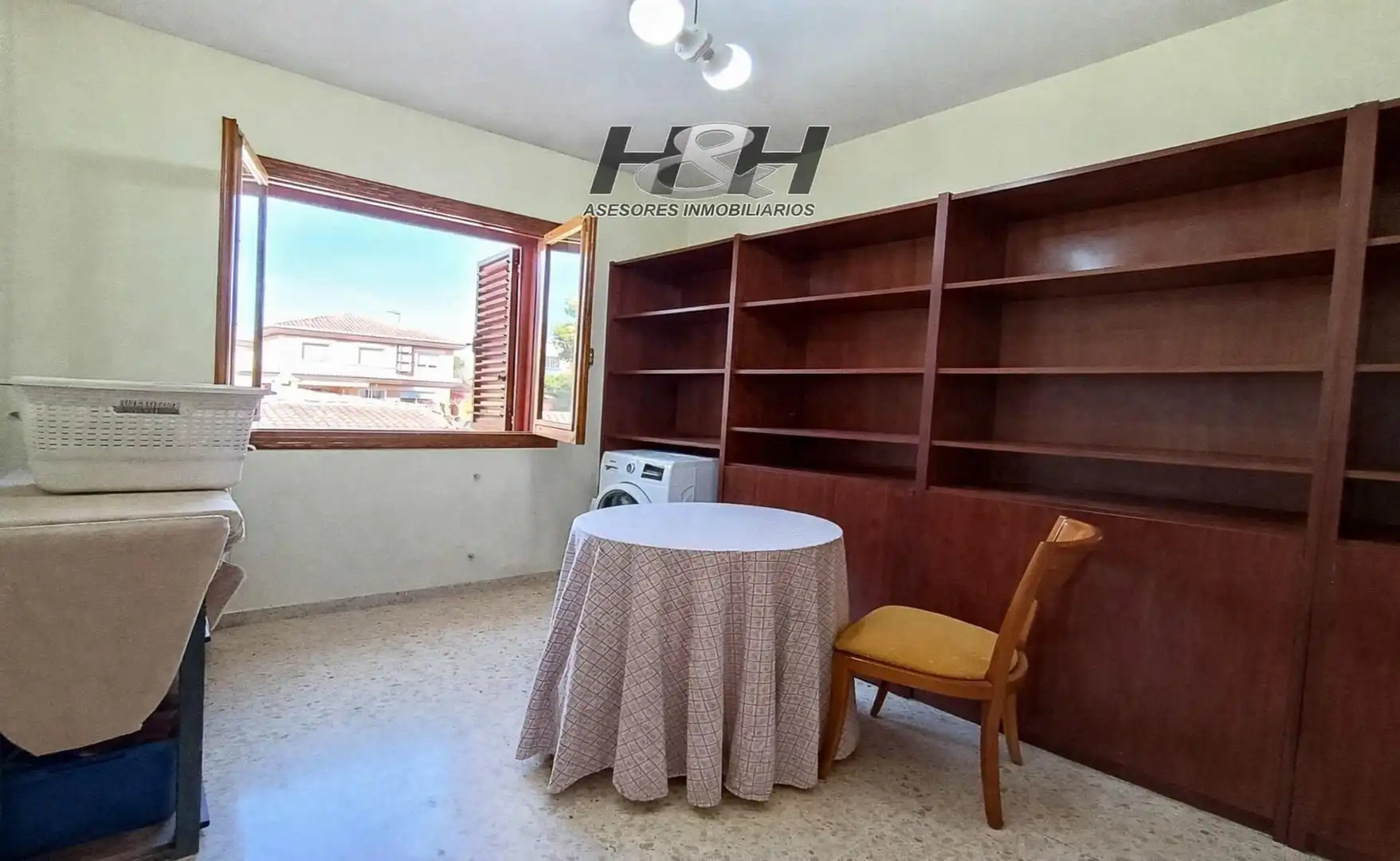 Dormitori de Casa o xalet en venda en Riba-roja de Túria amb Aire condicionat, Calefacció i Jardí privat