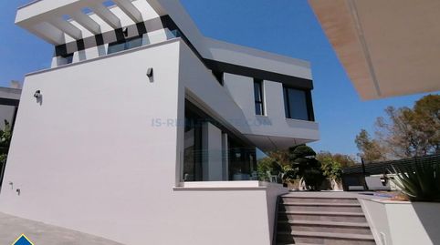 Villa con piscina privada, en la provincia de Alicante, en la ciudad de Benidorm. 4 habitaciones | 311 m² | 1 kilómetro del mar