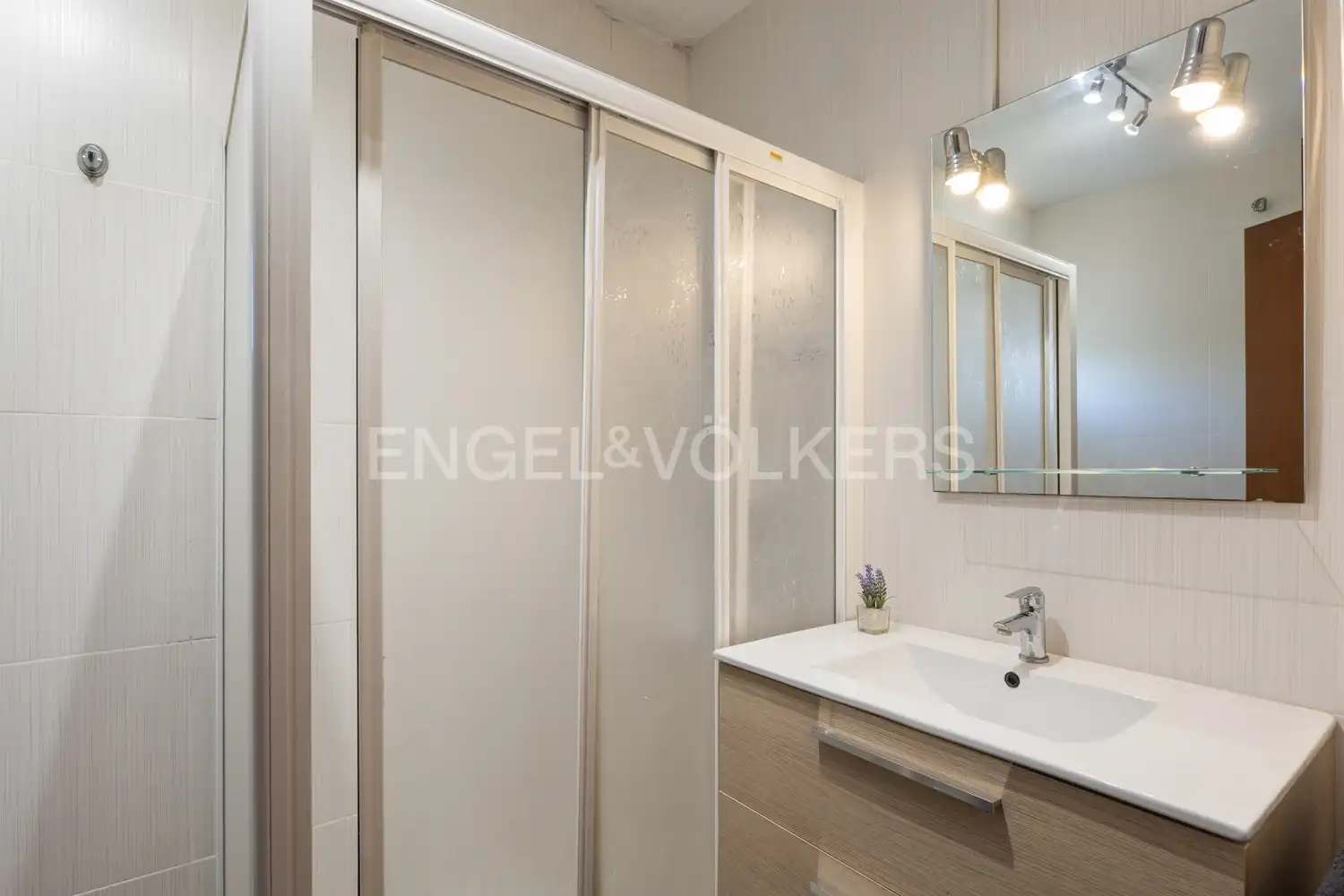 Baño de Casa o chalet en venta en Benicasim / Benicàssim con Aire acondicionado, Calefacción y Jardín privado