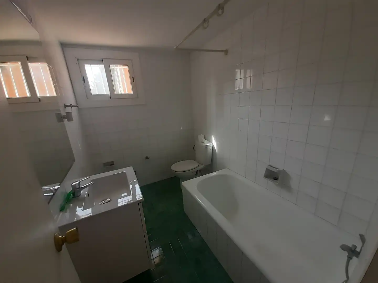 Badezimmer von Haus oder Chalet zum Verkauf in Gelida mit Heizung, Privatgarten und Parkett