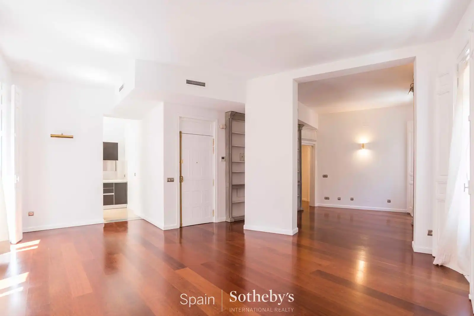 Sala d'estar de Apartament de lloguer en Madrid amb Aire condicionat i Calefacció