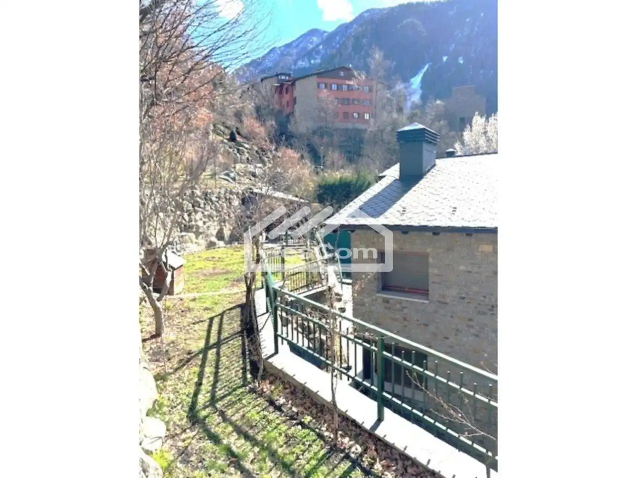 Vista exterior de Casa adosada en venta en Escaldes – Engordany con Calefacción y Jardín privado