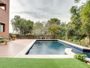 Casa con balcone in vendita a Corbera de Llobregat