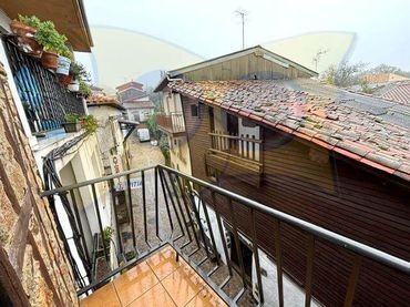 Maison mitoyenne avec balcon à vendre à Sequeros