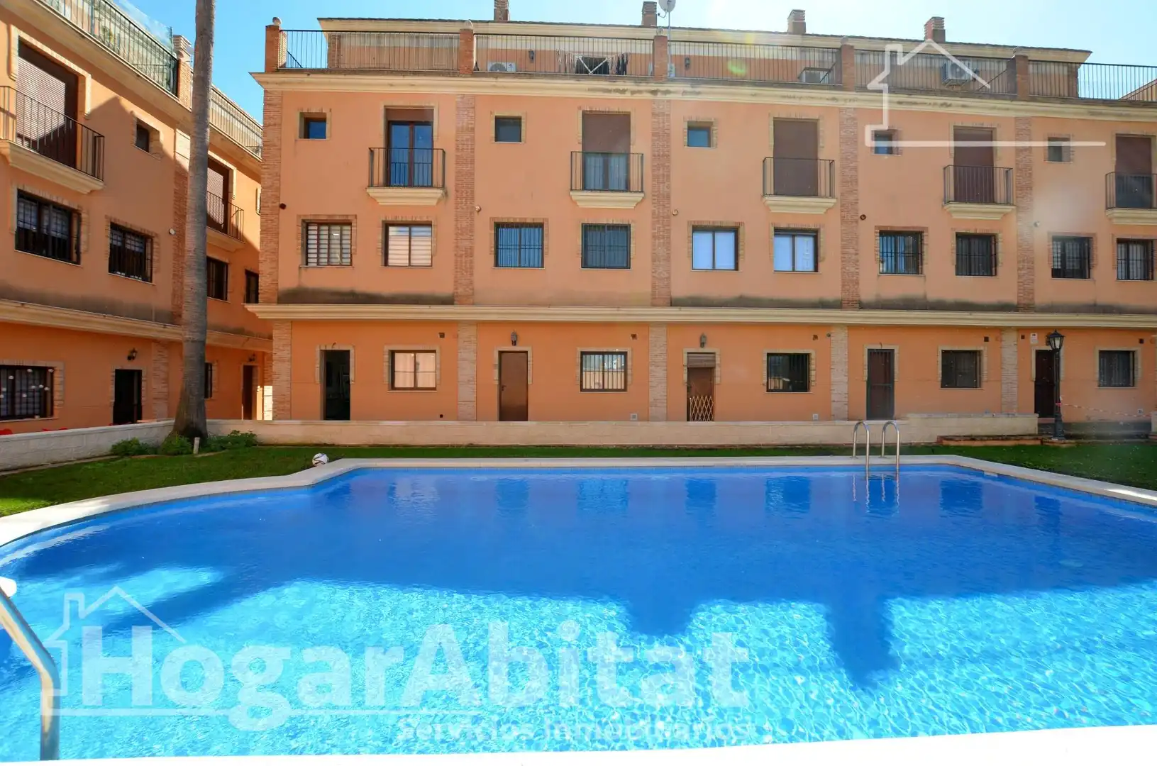 Piscina de Casa adosada en venta en Favara con Terraza, Trastero y Balcón