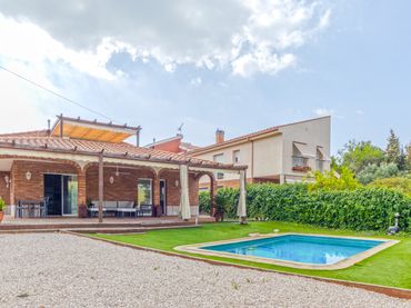 Xalet amb balcó en venda a Urbanitzacions de Llevant