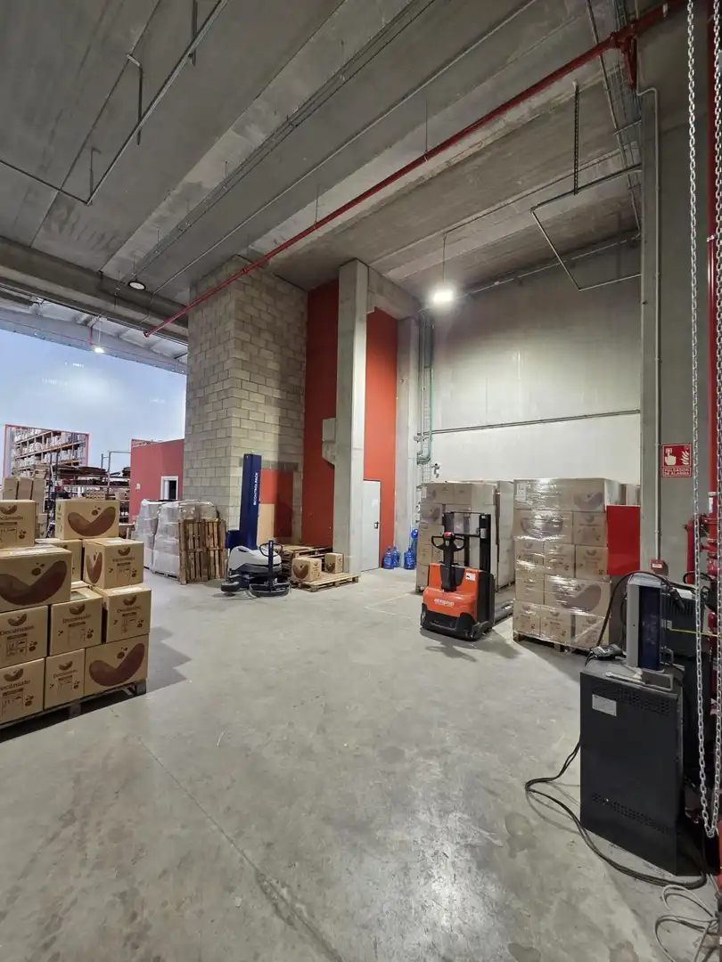Nave industrial en venta en Rubí