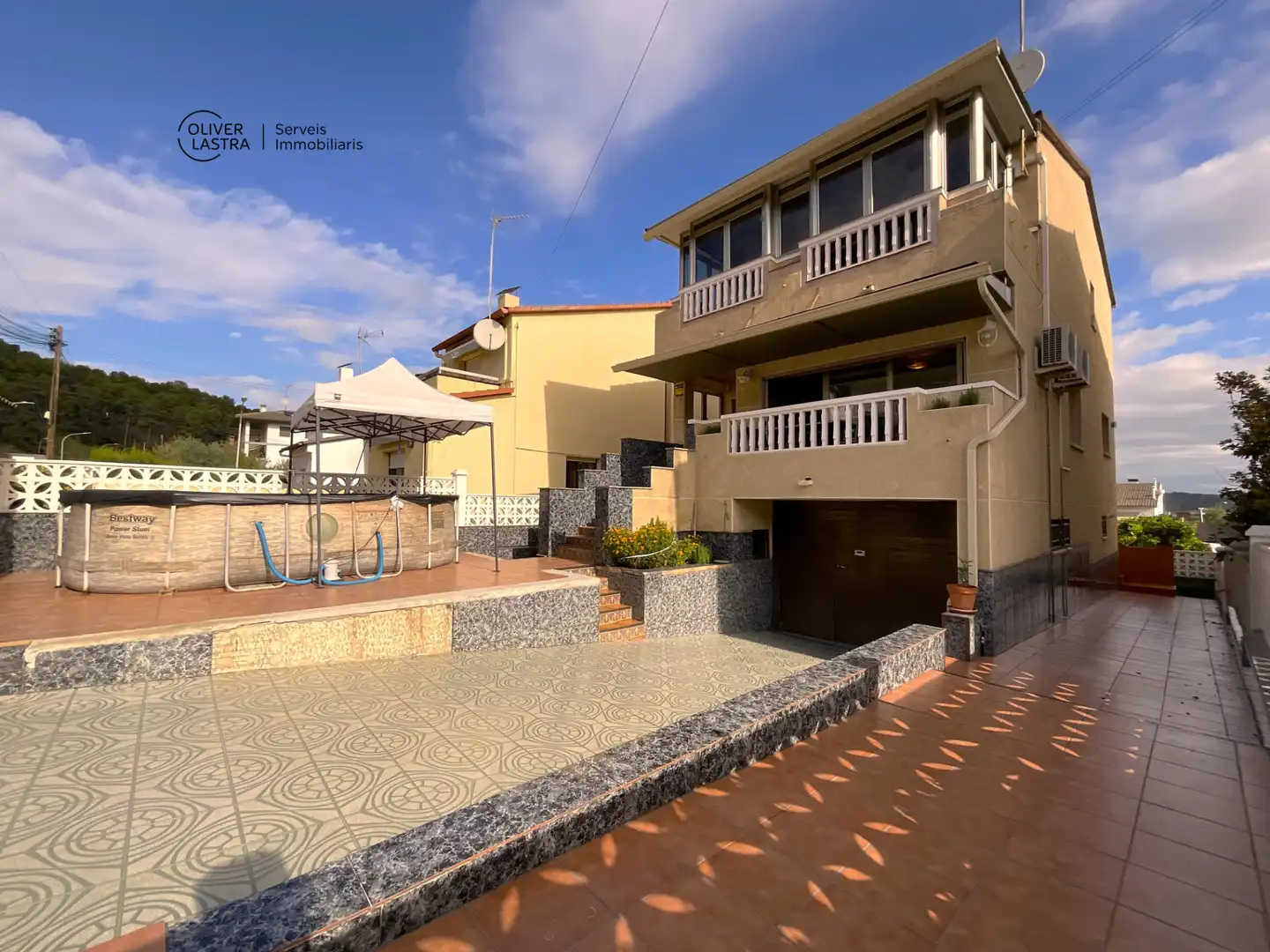 Vista exterior de Casa o chalet en venta en Sant Andreu de la Barca, Barcelona