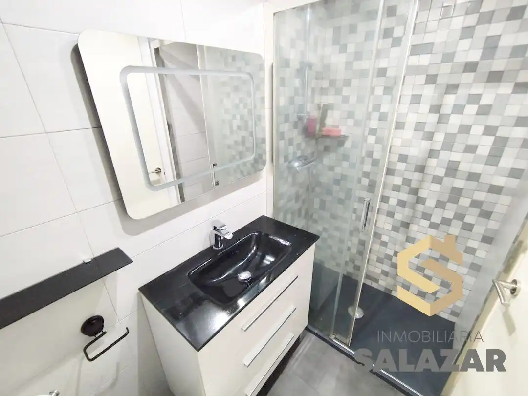 Bathroom of Flat for sale in Castro-Urdiales  with Heating, Terrace and Balcony