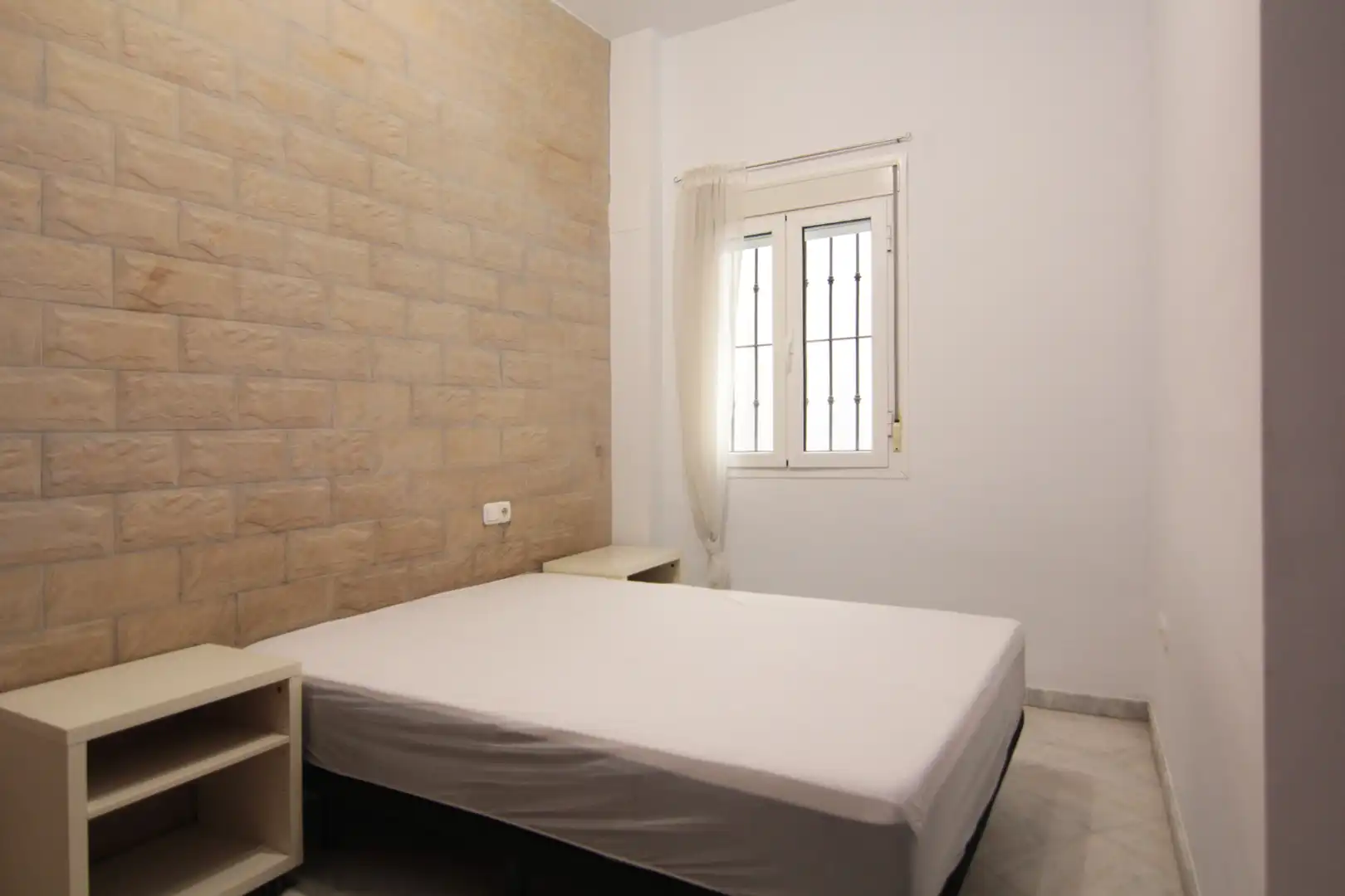 Bedroom of Flat for sale in Sevilla  with Air Conditioner, Heating and Furnished