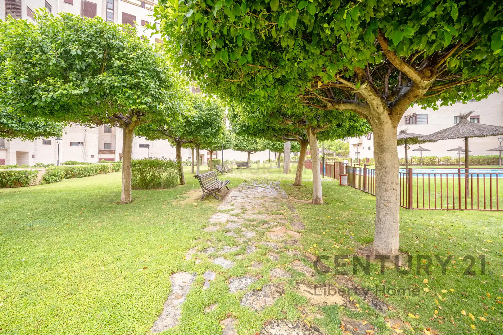 Exterior view of Apartments for rent in Valencia  with Air Conditioner, Private garden and Oven