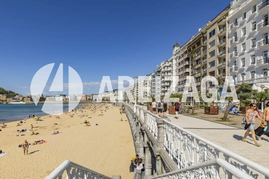 Vista exterior de Piso en venta en Donostia - San Sebastián  con Calefacción, Terraza y Balcón