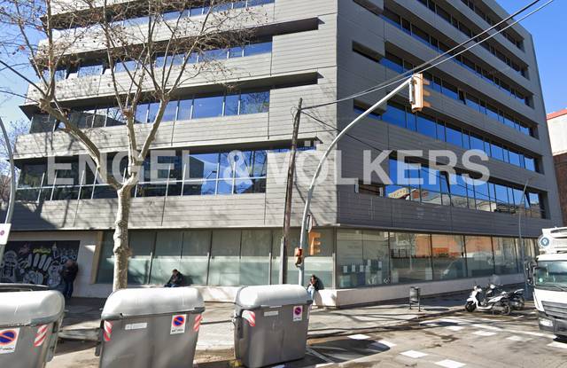 Local comercial en Alquiler en El Poblenou